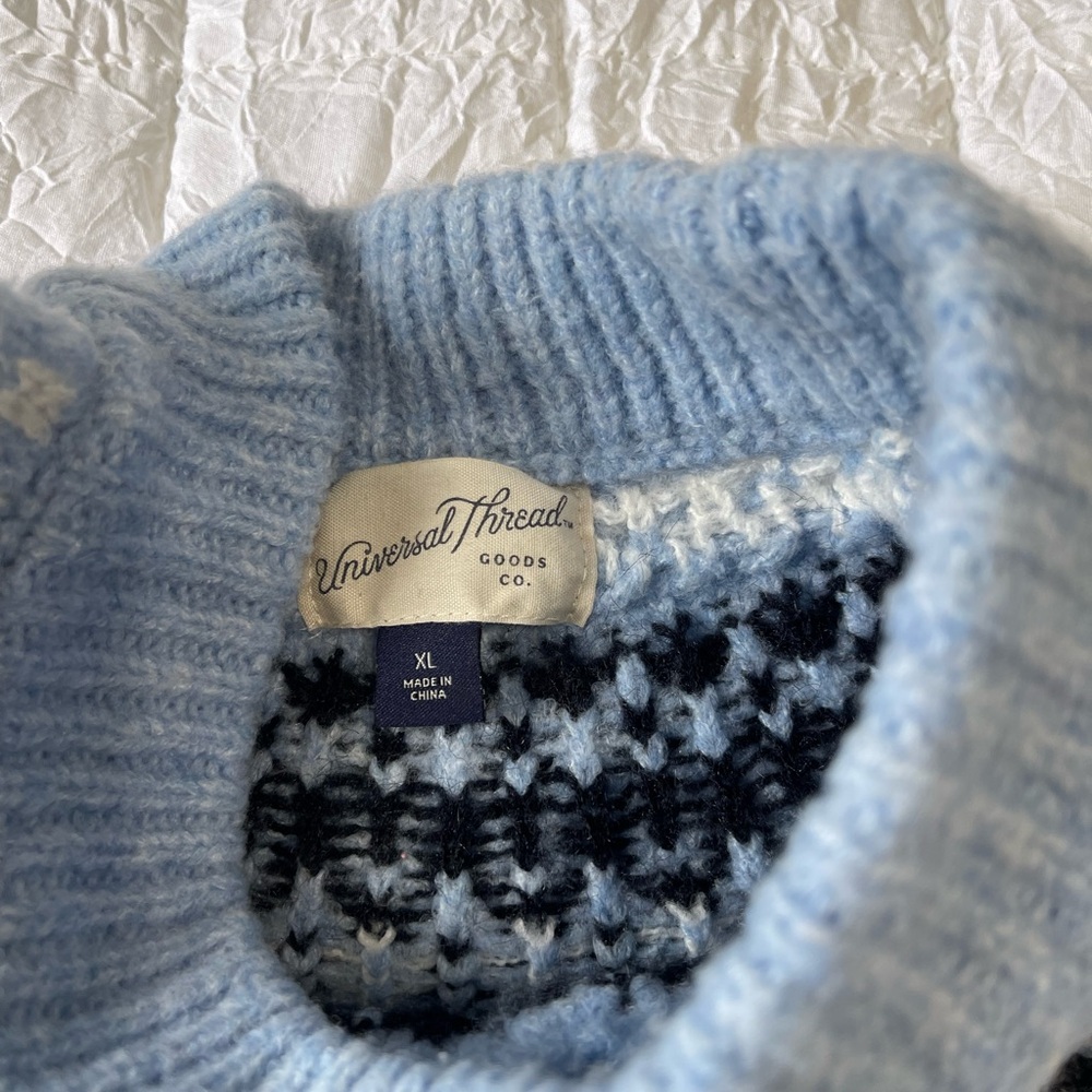 Universal Threads Blue Patterned Women's Sweater - image 2